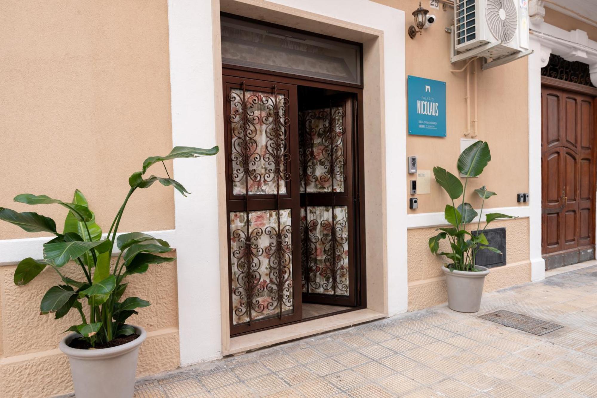 Palazzo Nicolaus Del Lungomare Bed and Breakfast Μπάρι Εξωτερικό φωτογραφία